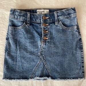 Abercrombie Kids Skirt size 7/8 Blue, Buttons, Denim Casual